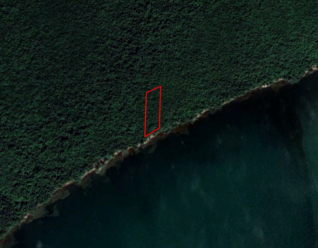 0.985 acres, Along the Caribbean Sea and east of  Bocotora Creek, Stann Creek District , Belize